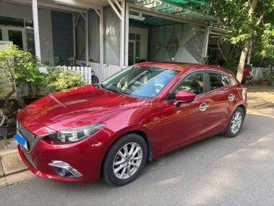 Mazda 3 1.5 AT sản xuất 2016, màu đỏ, odo 48.500 km.