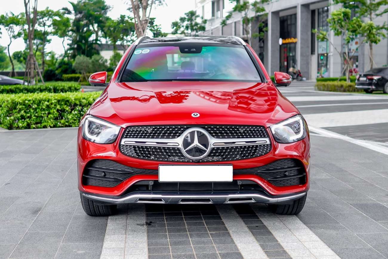 Bán xe Mercedes Benz GLC 300 4Matic 2022, màu đỏ