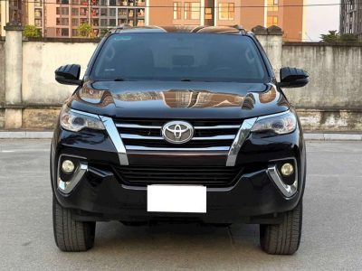 Bán xe Toyota Fortuner 2.4G 4×2 AT 2020, màu đen