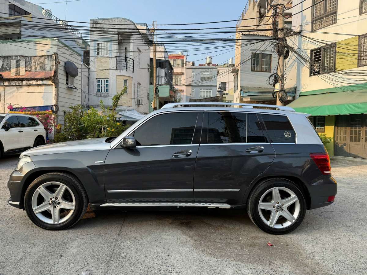 MERCEDES-BENZ GLK300 4MATIC – SUV SANG TRỌNG, MẠNH MẼ – GIÁ CHỈ 250 TRIỆU
