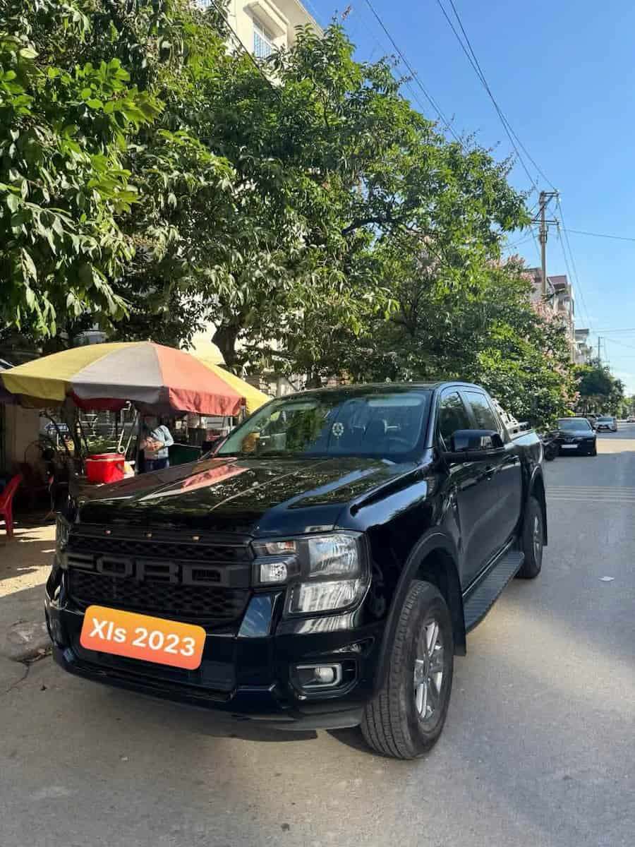 Ford Ranger XLS 2.0AT sản xuất 2023