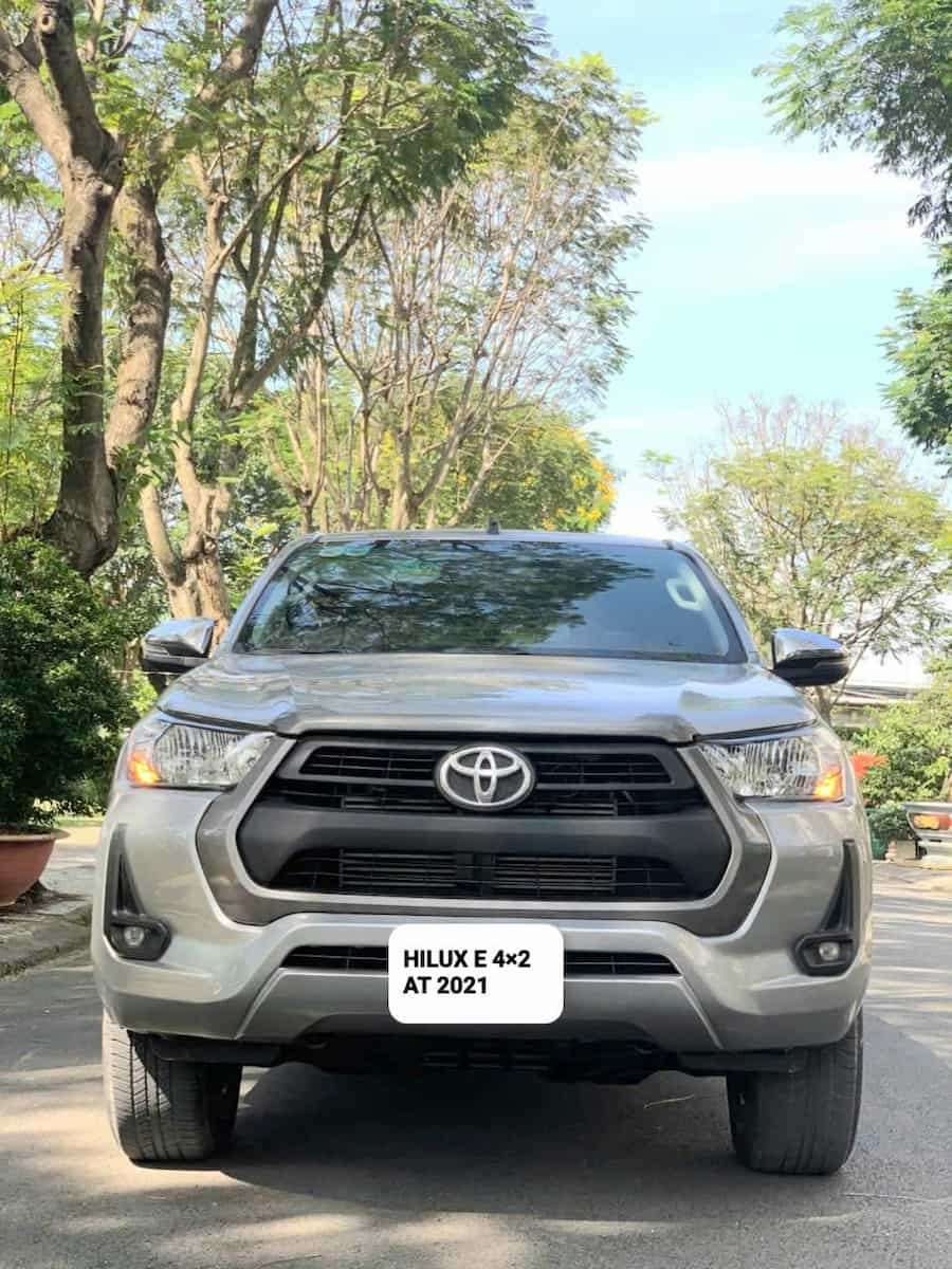 Bán xe Toyota Hilux 4×2 AT 2021