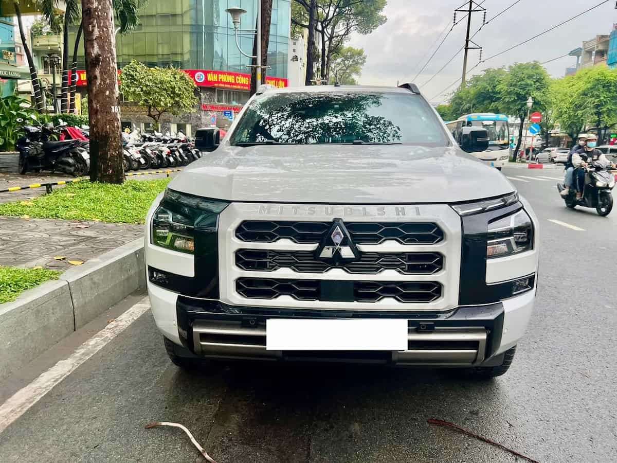 Bán xe Triton GLS Full dầu 2 cầu 4*4 nhập Thái