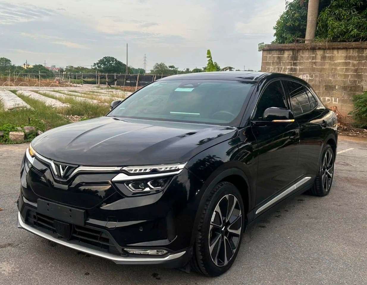 VF8 plus đen – 2023 – 5v