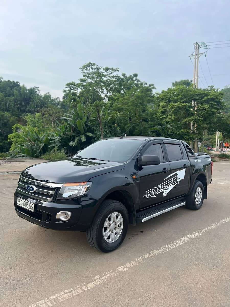 Ford Ranger 2012 số sàn 2 cầu