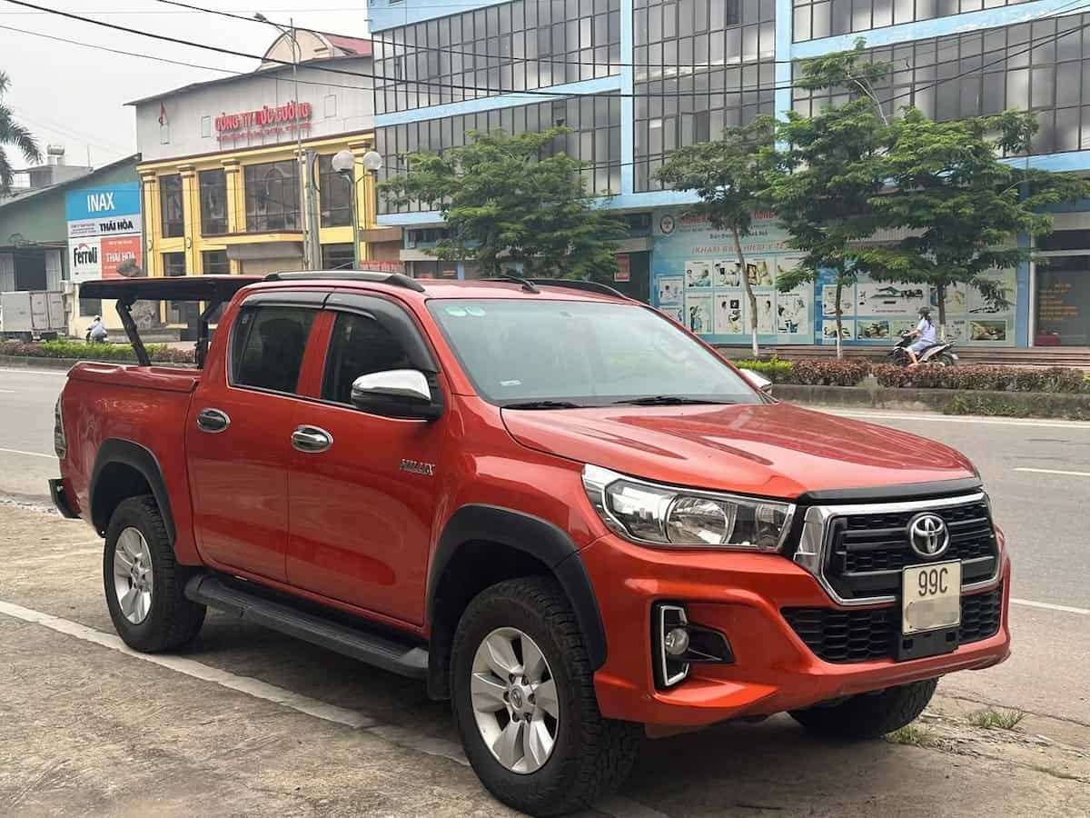 Bán xe Toyota Hilux 2018 AT 1 cầu