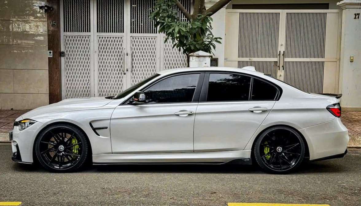 BMW 320i 2013 (F30)