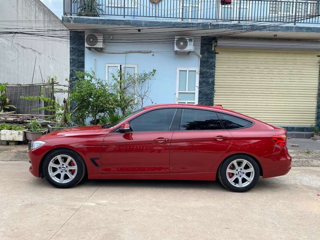 BMW 320i GT sx 2014