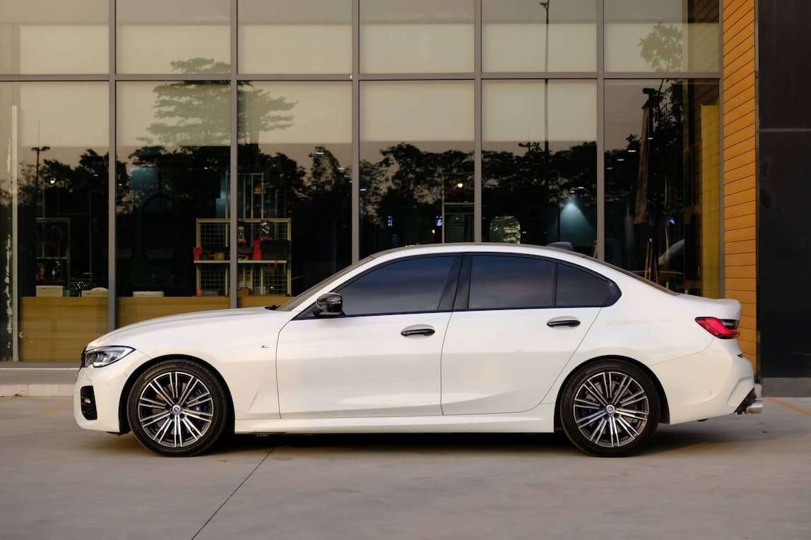 BMW 330i – sx 2022 – 6v5