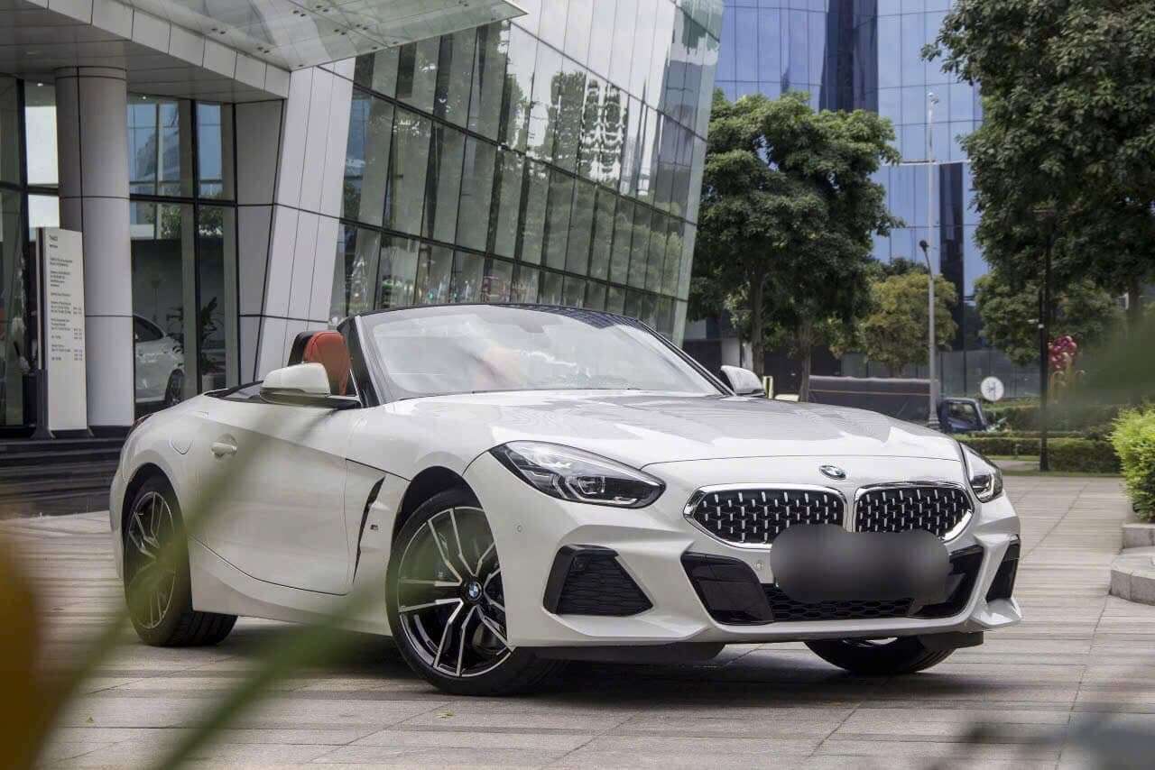 BMW Z4 M sport màu Trắng – Đỏ siêu lướt