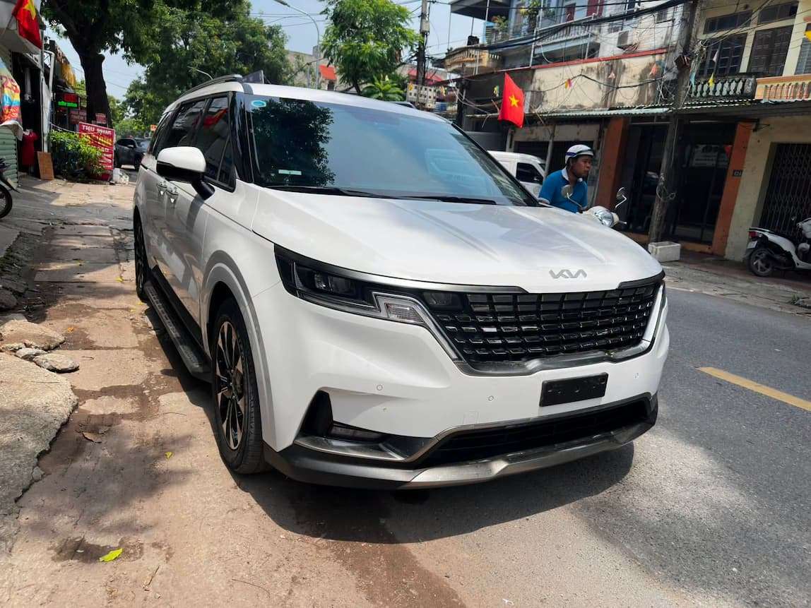 Canival 2024 bản premium 8 chỗ