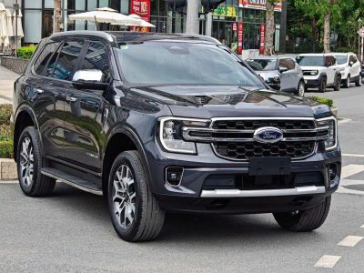 Ford Everest 1 cầu Titanium sx2023 chạy 5v km