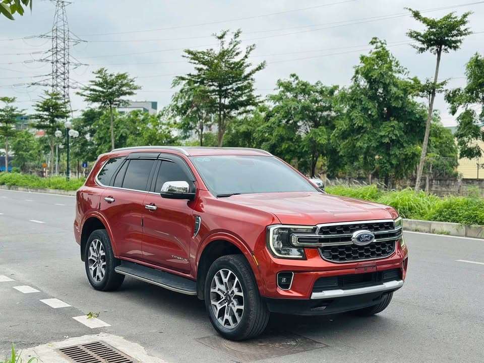 Ford Everest Titanium 2.0L 4x2AT 1 cầu 2022