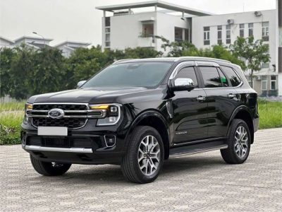 Ford Everest Titanium Plus 2.0L 4x4AT Tự động Máy Dầu 2 cầu 2025