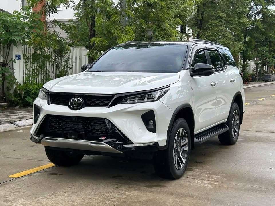 Fortuner Legender 2024 2.8 dẫn động 4 bánh