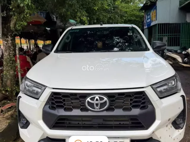 Toyota Hilux 2.4E 4×2 AT 2024