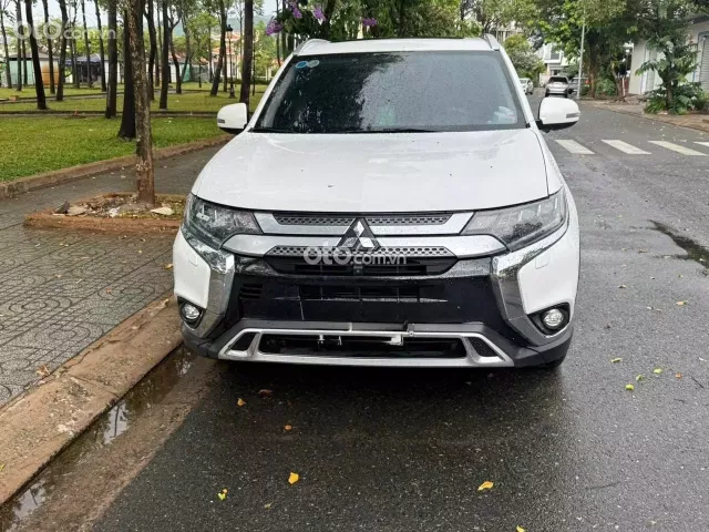 Mitsubishi Outlander 2.0 CVT Premium 2020