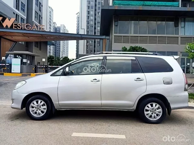 Toyota Innova 2.0G 2010