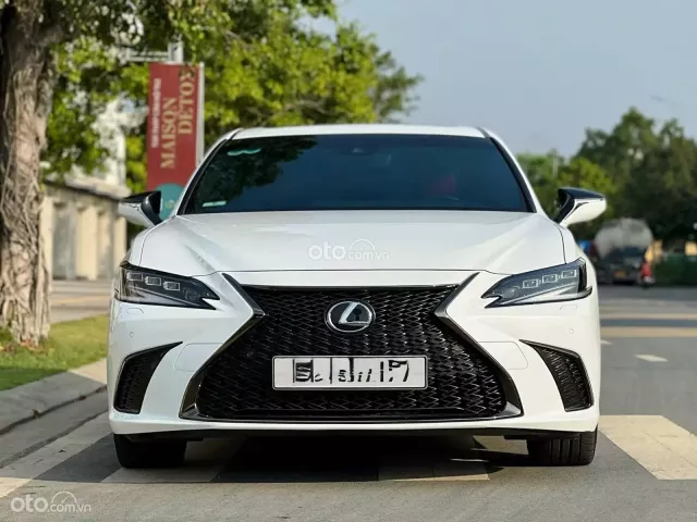 Lexus ES 250 F-Sport 2022