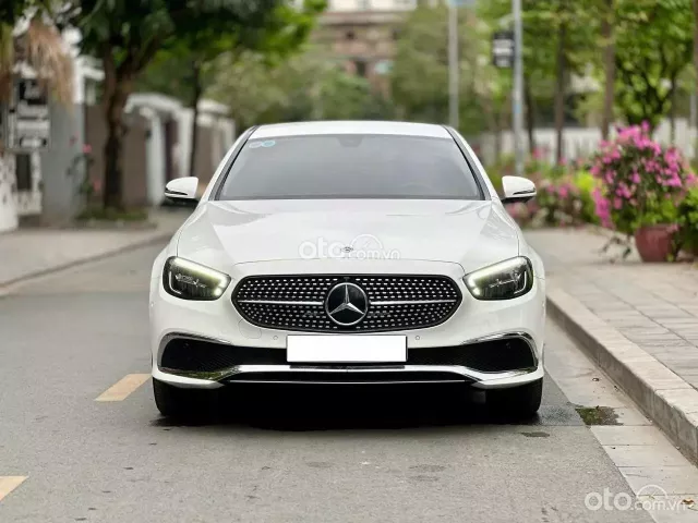 Mercedes-Benz E200 Exclusive V1 2023