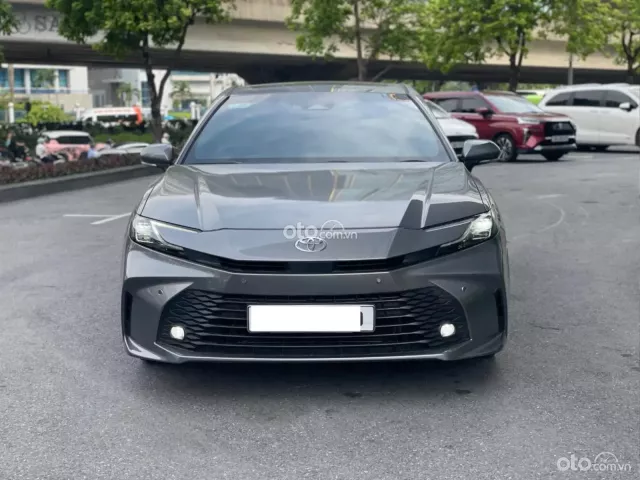 Toyota Camry 2.0Q 2025