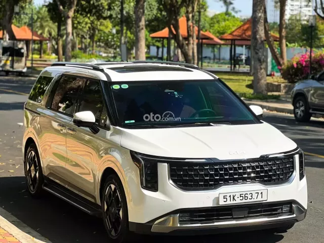 Kia Carnival 2.2D Signature 2025