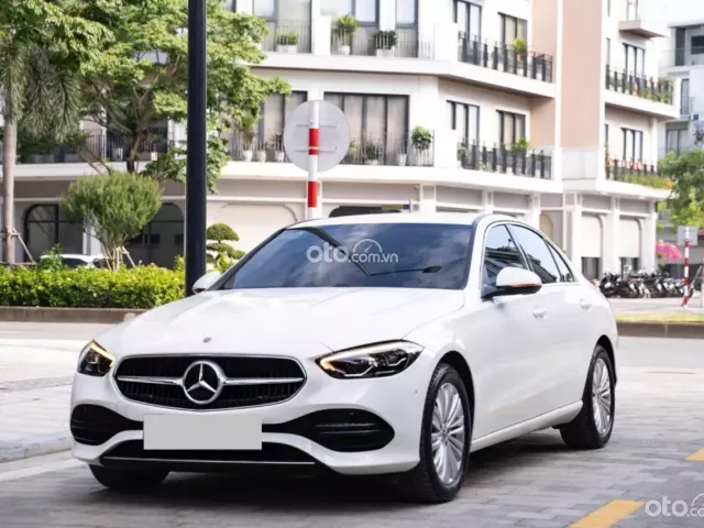Mercedes-Benz C200 Avantgarde 2025