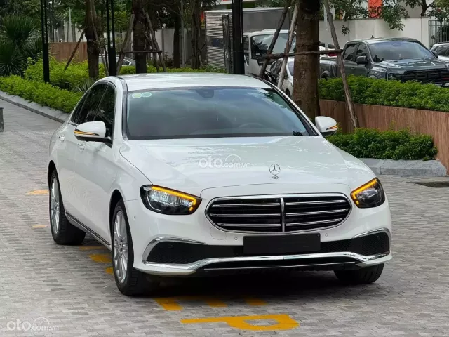 Mercedes-Benz E200 Exclusive V1 2023
