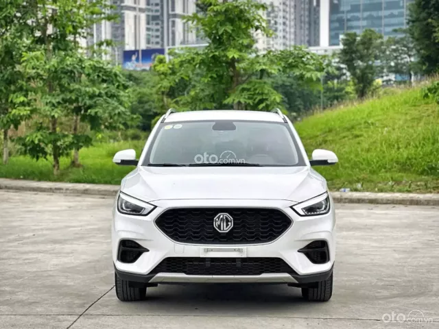 MG ZS STD+ 2025