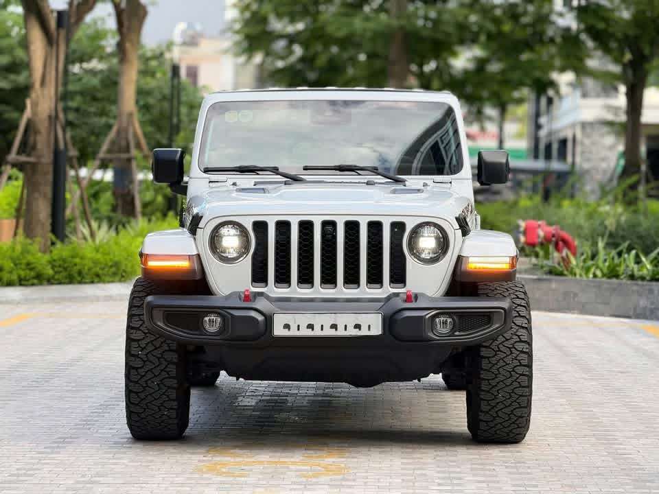 Bán xe Jeep Wrangler 2024
