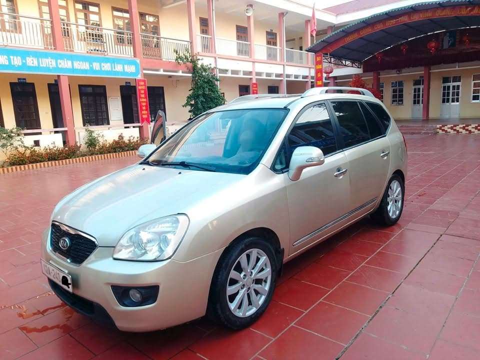 KIA CARENS AT 2011 – BẢN CÓ CỬA SỔ TRỜI