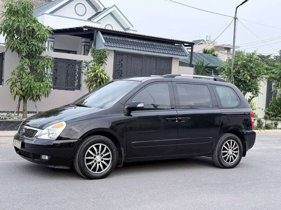 Kia Carnival MÁY XĂNG V6 2.7AT 2010