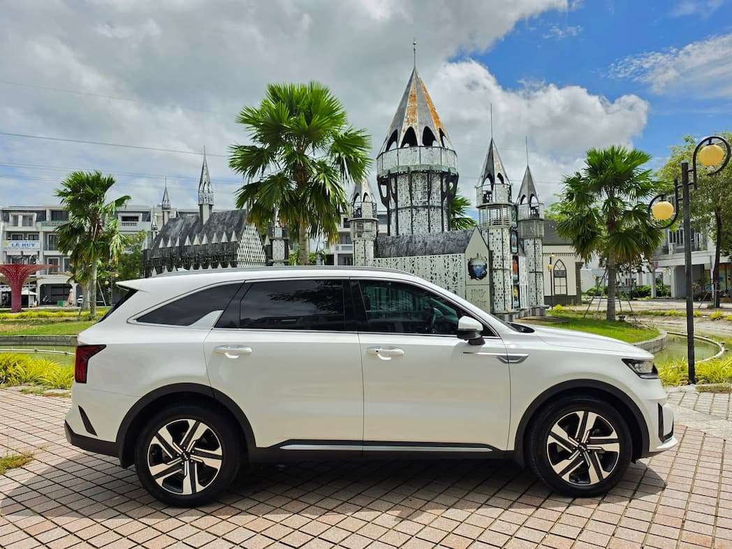 KIA SORENTO 2021 MODEL 2022 2.2 DẦU PREMIUM AWD (2 CẦU)