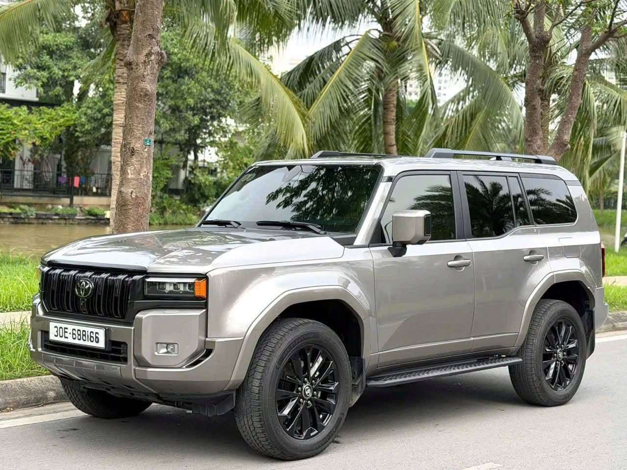 Landcruiser Prado Lc250 sx 2025 đi 1,6 vạn km
