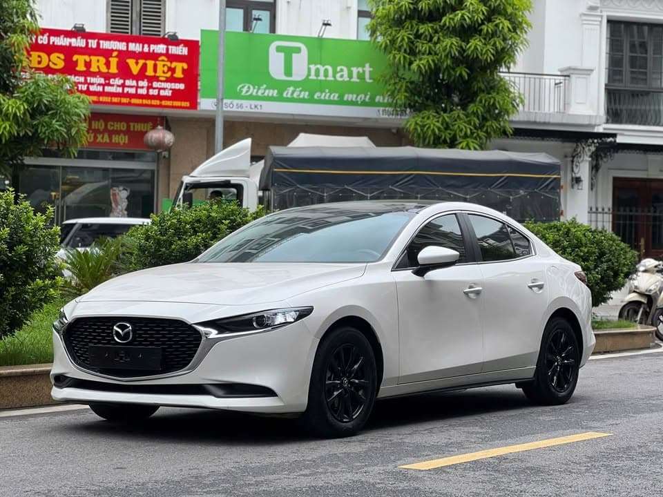 Mazda3 deluxe 2022 , odo 7v
