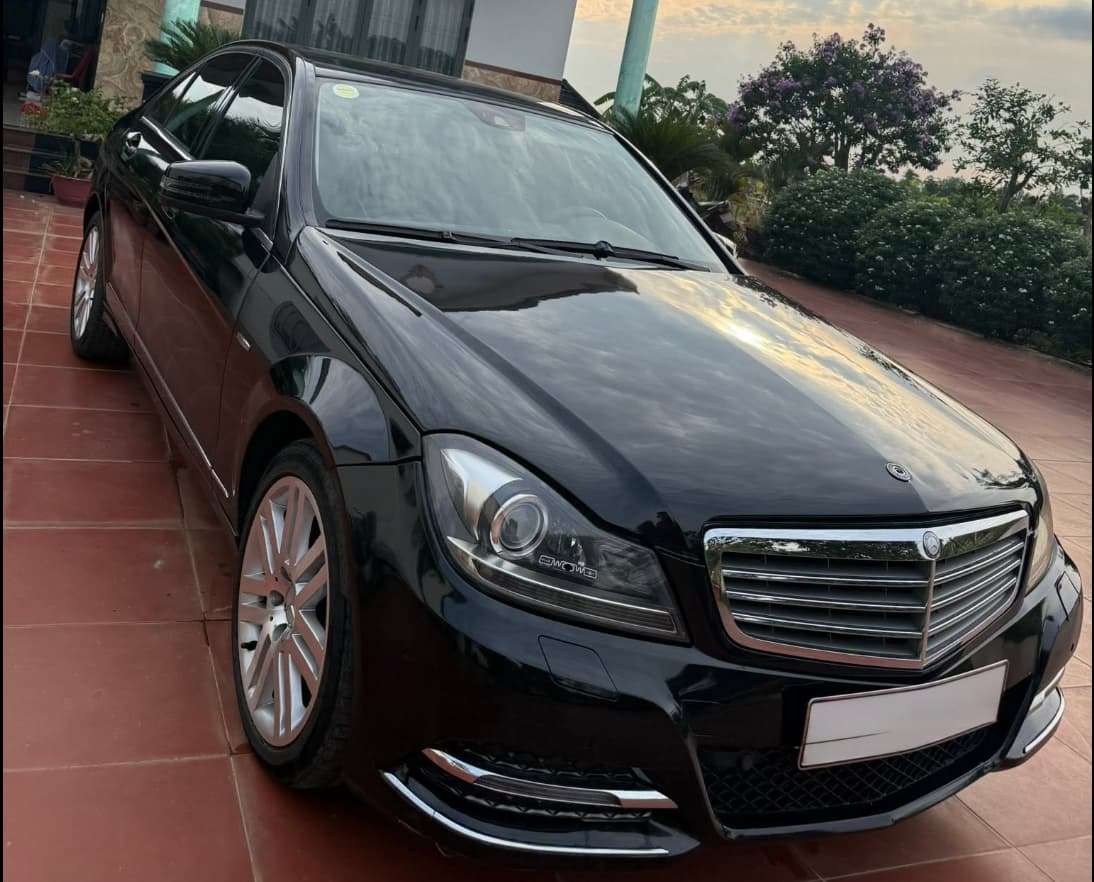 Mercedes C250 2011 giá rẻ