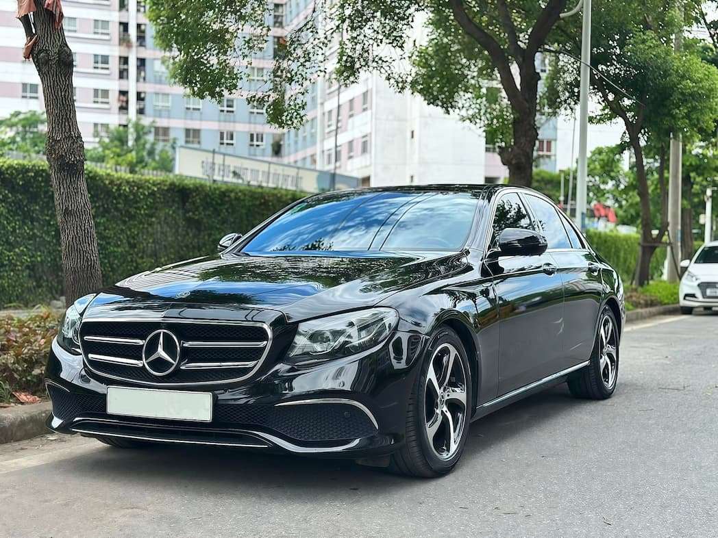 MERCEDES E200 SPORT 2019