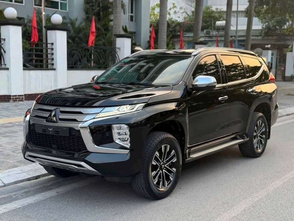 Pajero Sport 2 cầu sản xuất 2021 đăng ký 2022