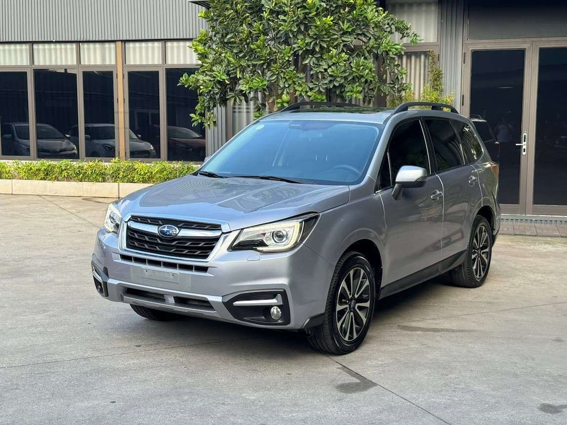 Subaru Forester 2.0. 2 cầu số tự động. Sản xuất 2016