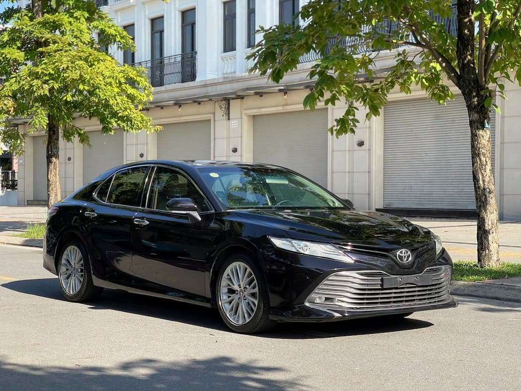 Toyota Camry 2.5Q 2020