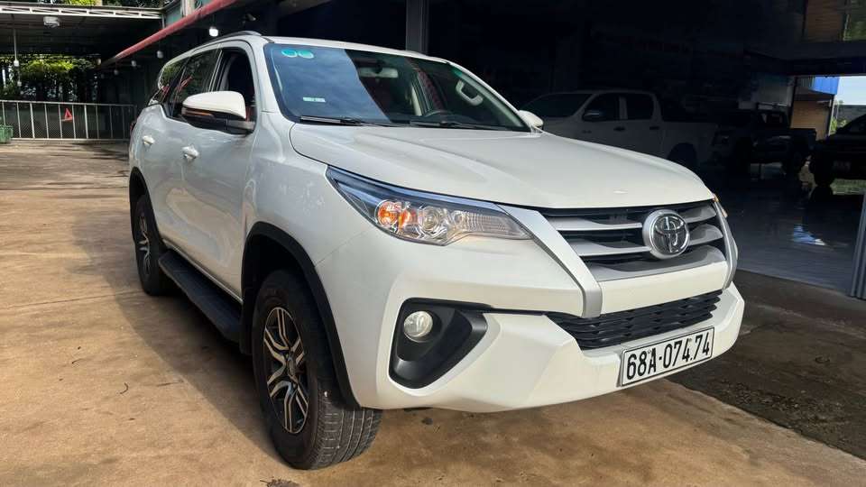 TOYOTA FORTUNER 2017 máy dầu số sàn