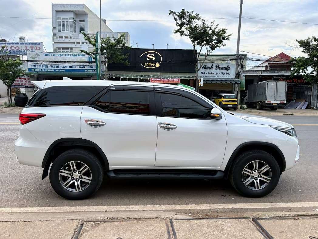 Toyota Fortuner 2024 2.4 số tự động, máy dầu