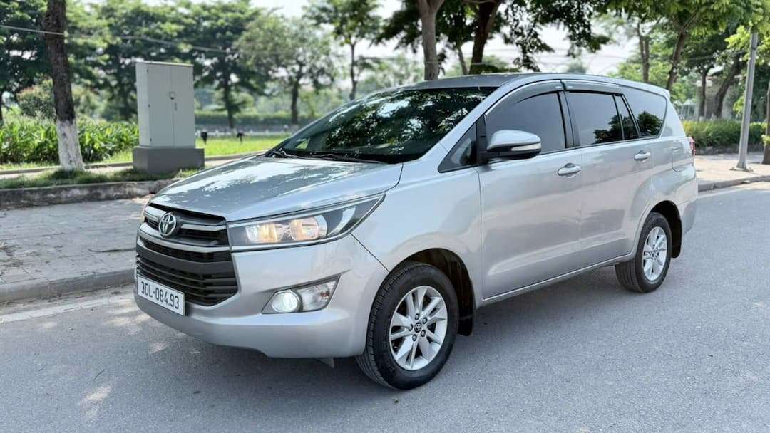 Toyota INNOVA SX 2016 đăng kí 2017 số sàn phom mới bản đủ E