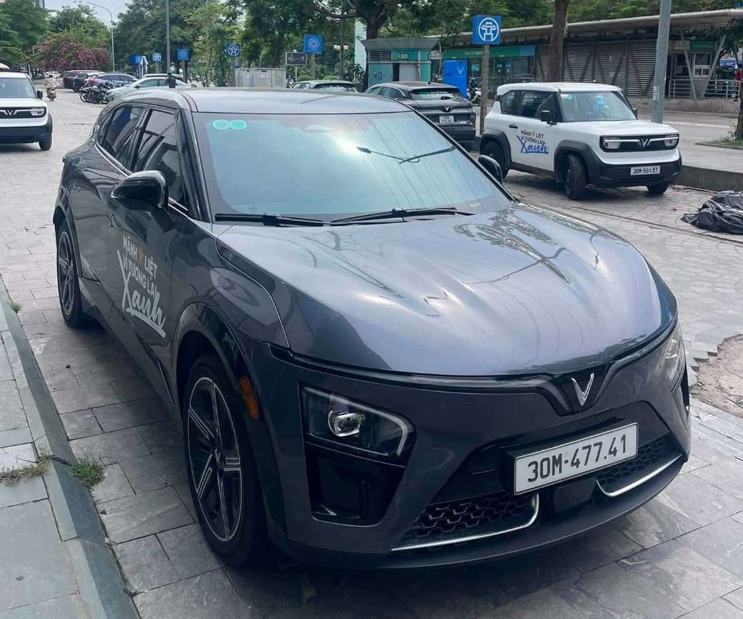 VF7 plus 2 cầu trần thép