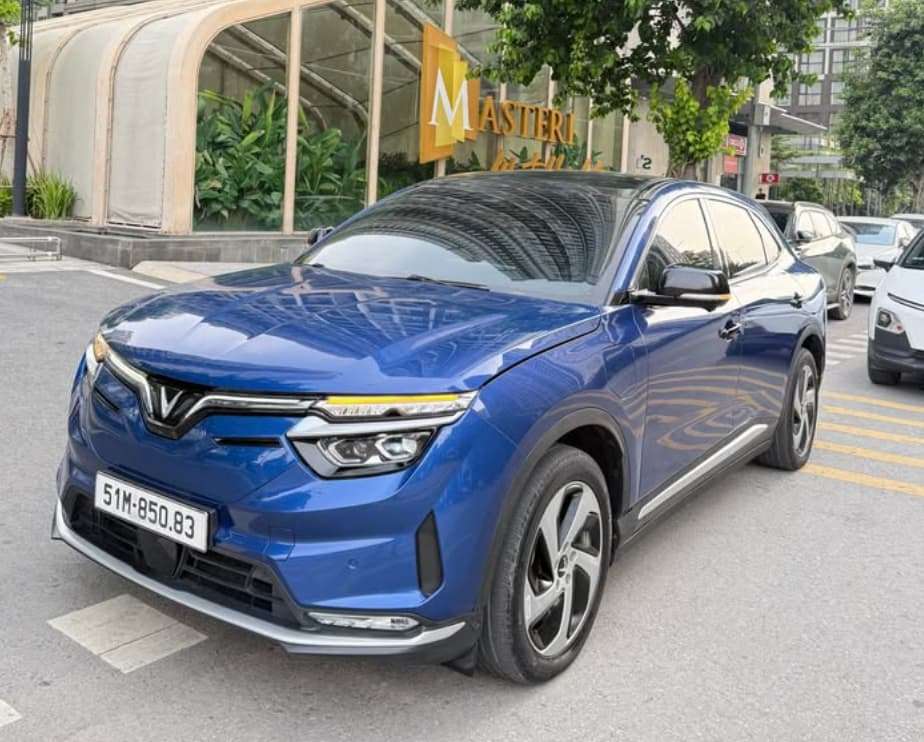 VF8 eco 2022 odo 10v km thuê pin