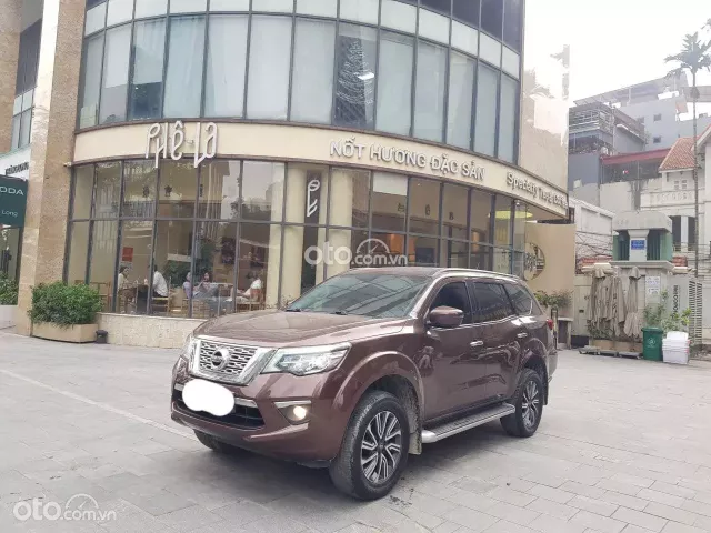 Nissan Terra V 4WD 7 AT 2019