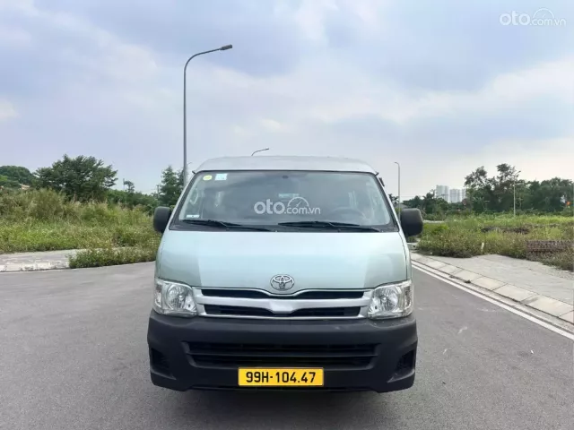 Toyota Hiace 2011