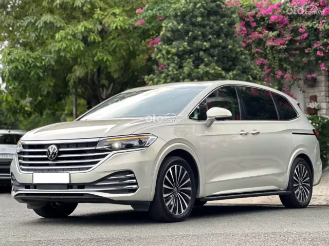 Volkswagen Viloran Luxury 2025