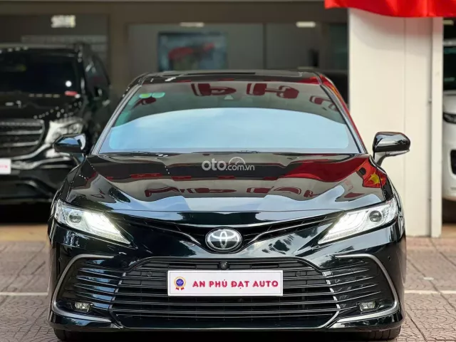 Toyota Camry 2.5Q 2022
