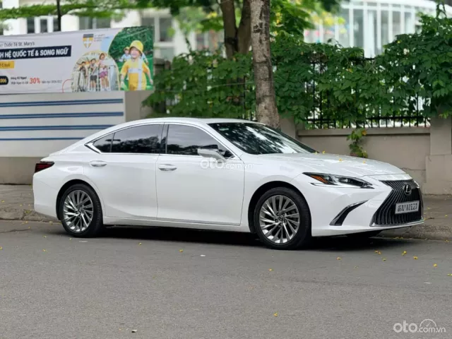 Lexus ES 250 F-Sport 2019